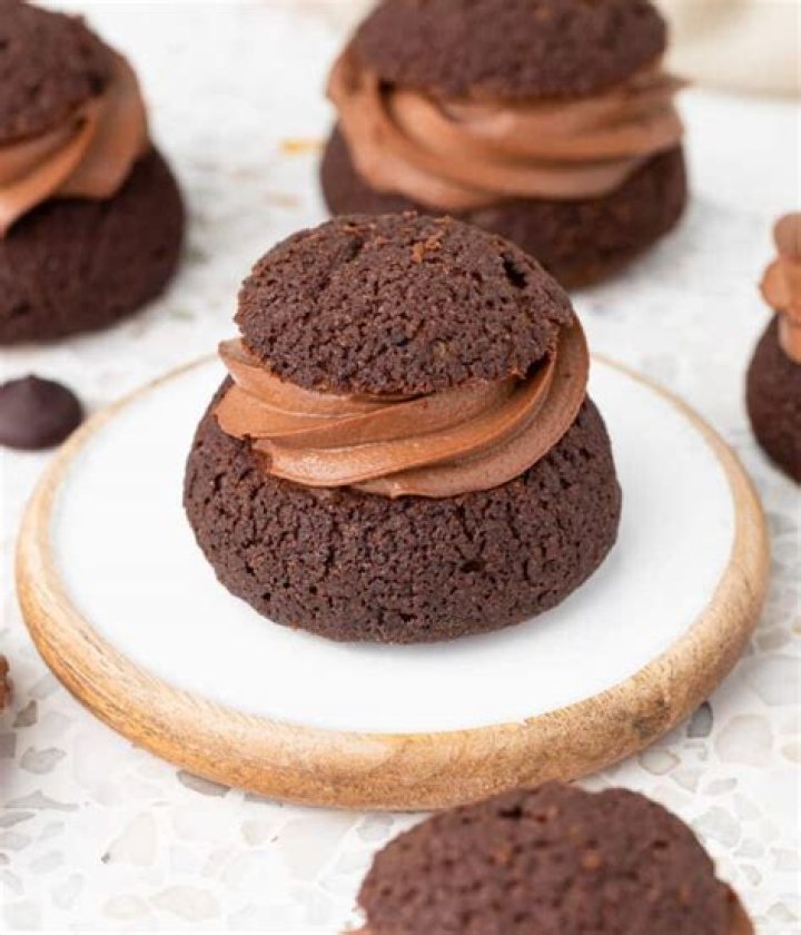 Are choux buns the same as cream puffs?