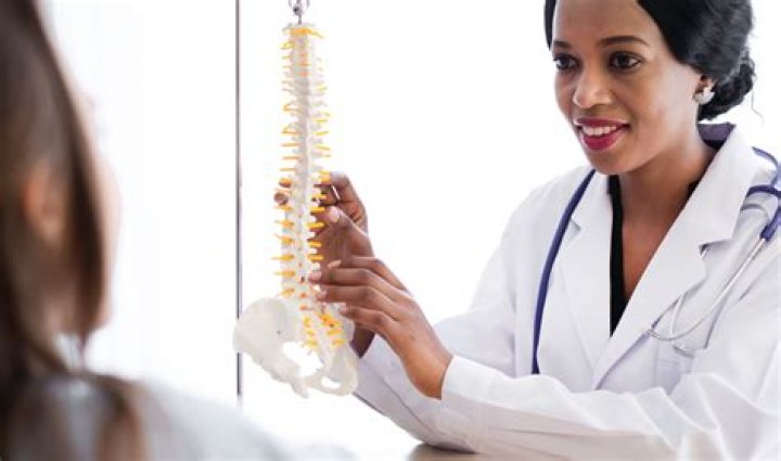 Can chiropractors do physical therapy?