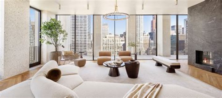 Can real estate agents show apartments in NYC?