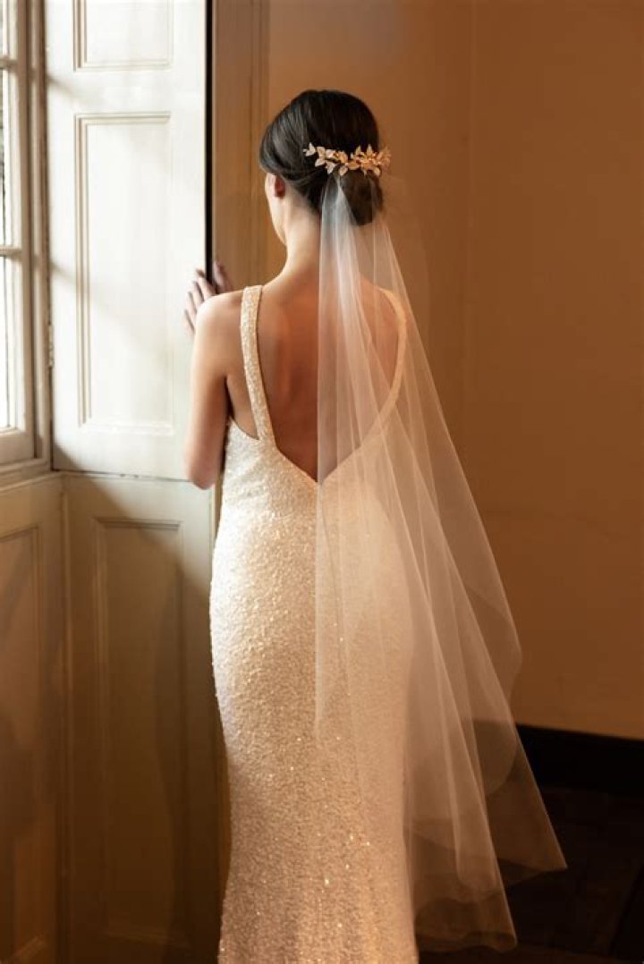 Can you wear a veil with a bun?
