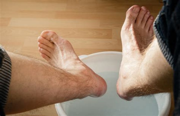 Does drinking water help aching legs?