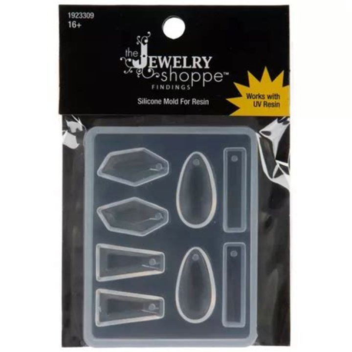 Does Hobby Lobby sell resin molds?