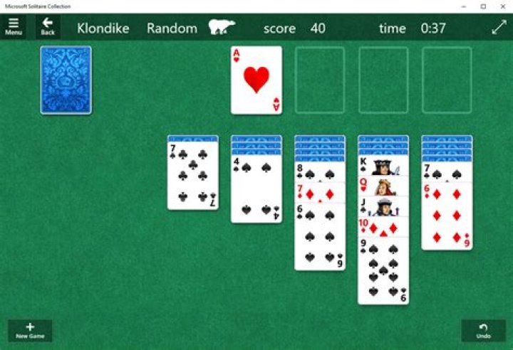 Does Windows 10 have Solitaire?