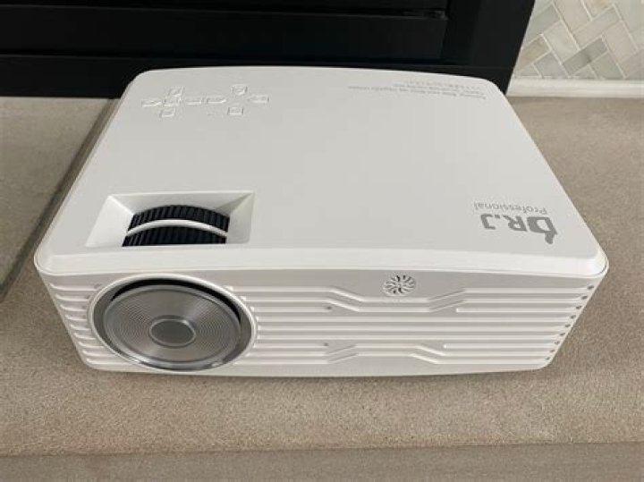 How do I connect my iPad to a Dr J projector?