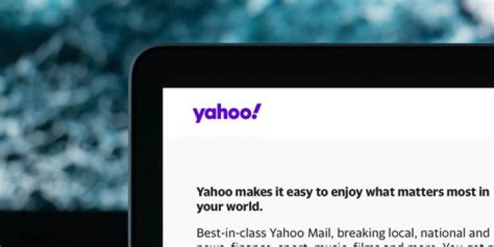 How do I whitelist an email address in Yahoo?