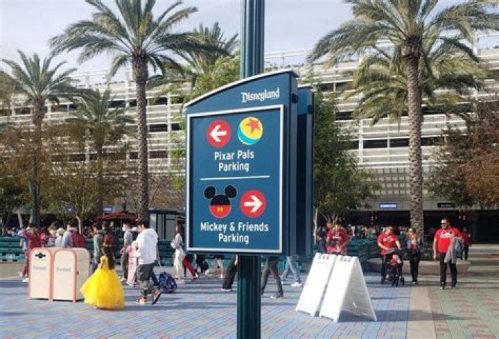 How much is daily parking at Disneyland?