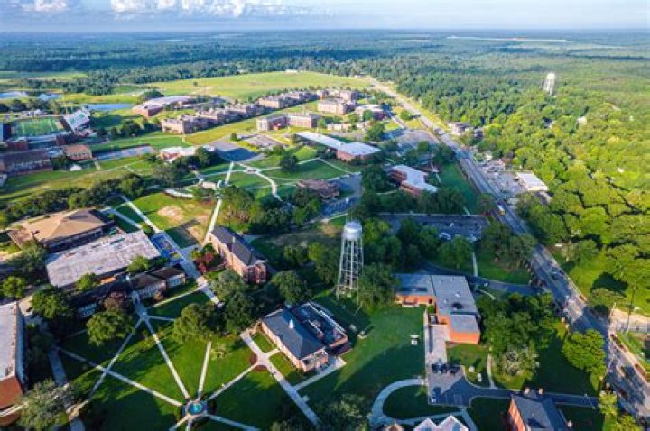 Is Fort Valley State University d1?