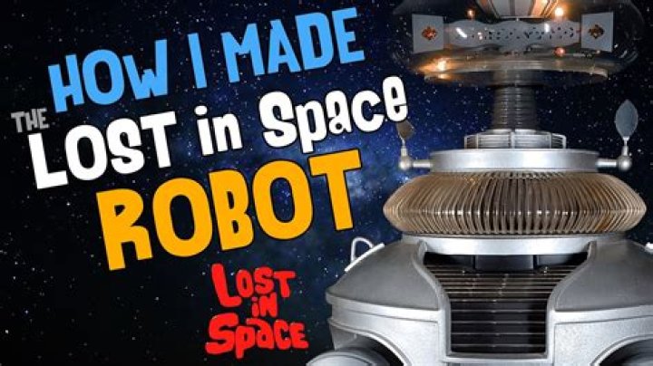 Is there a person inside the robot on Lost in Space?