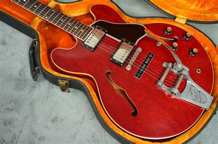 What pickups are in a Gibson ES 335?