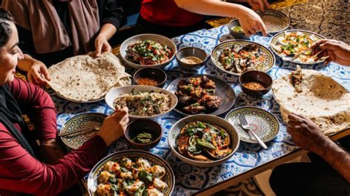 What type of food do people in Afghanistan eat?