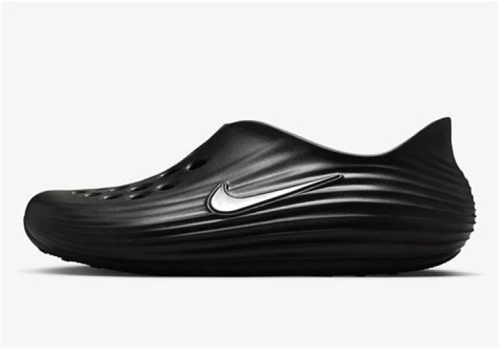 Where do they sell Nike slides?