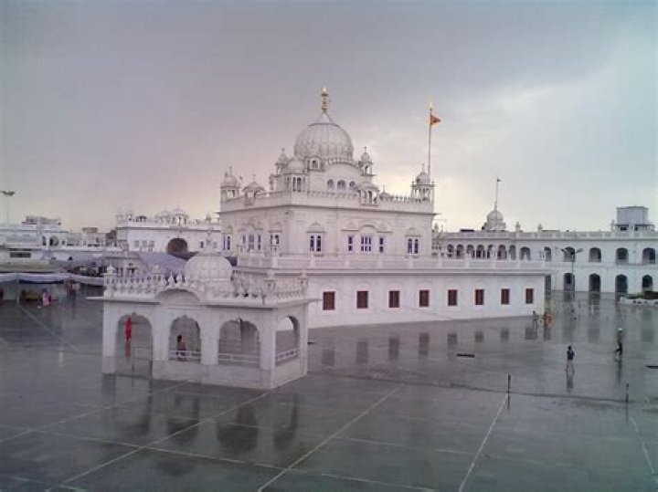 Which Guru ji laid the foundation stone of Great Bath at Shri Goindwal Sahib?