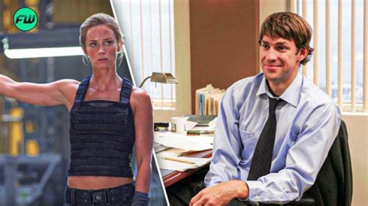 Who did John Krasinski date?