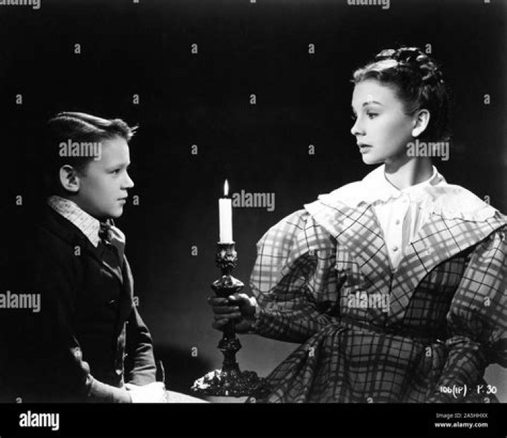 Who played Estella in Great Expectations 1946?