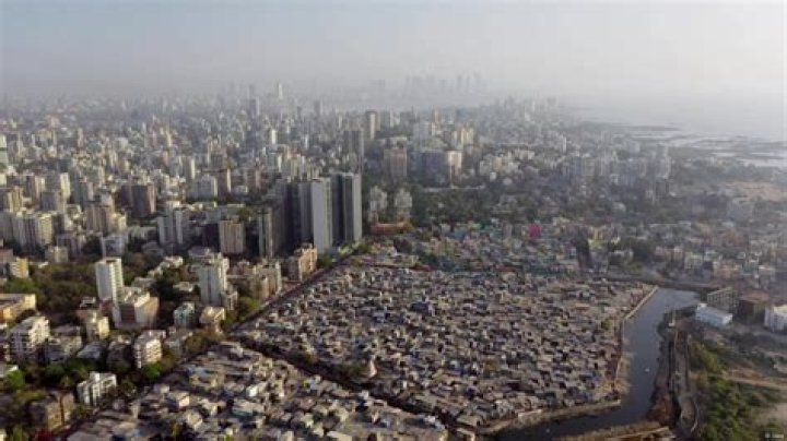 Why did Mumbai become a big Centre for textile?