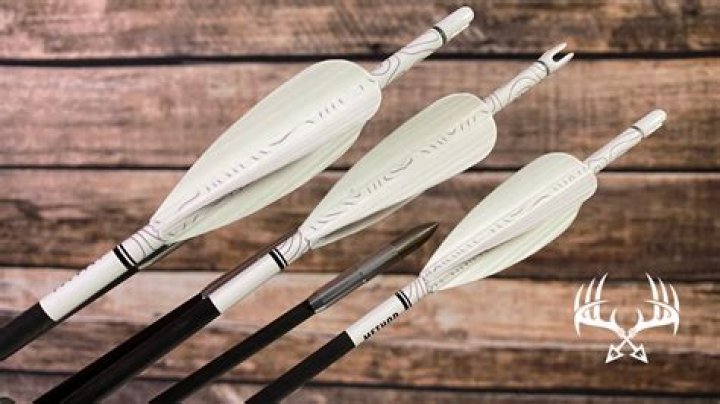 Why do arrows have 4 fletches?