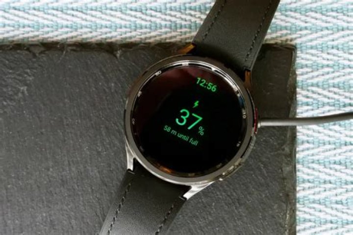 Why does my Garmin lose battery so quickly?